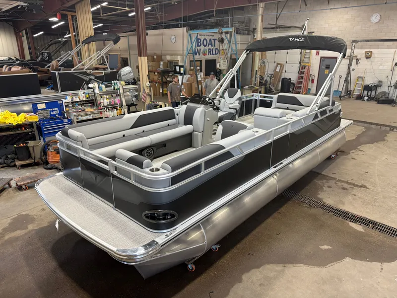 The Image of Tahoe Sport 2380 Cruise Rear Bench (CRB) & Honda 4-Stroke EFI 2027 - 1