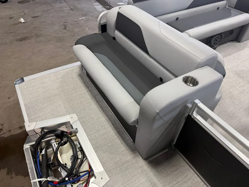 Slide: The Image of Tahoe Sport 2380 Cruise Rear Bench (CRB) & Honda 4-Stroke EFI 2027 - 18