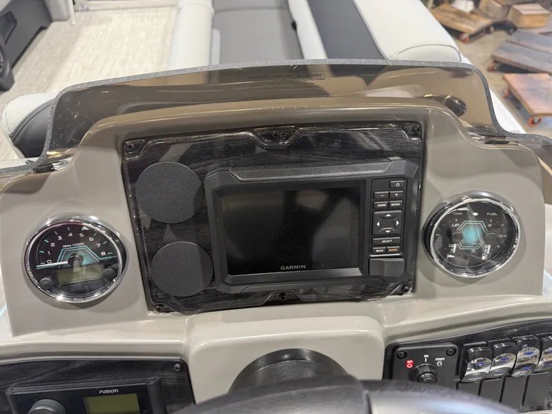 Slide: The Image of Tahoe Sport 2380 Cruise Rear Bench (CRB) & Honda 4-Stroke EFI 2027 - 13