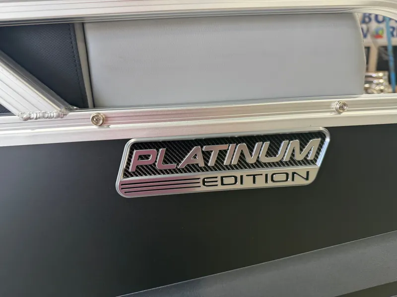 Slide: The Image of Tahoe Sport 2380 Cruise Rear Bench (CRB) & Honda 4-Stroke EFI 2027 - 36