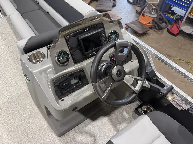 Slide: The Image of Tahoe Sport 2380 Cruise Rear Bench (CRB) & Honda 4-Stroke EFI 2027 - 11