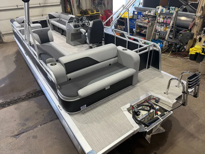Slide: The Image of Tahoe Sport 2380 Cruise Rear Bench (CRB) & Honda 4-Stroke EFI 2027 - 44
