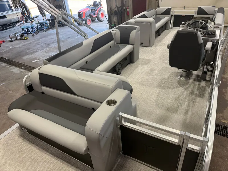 Slide: The Image of Tahoe Sport 2380 Cruise Rear Bench (CRB) & Honda 4-Stroke EFI 2027 - 19