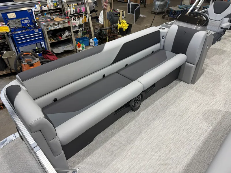 Slide: The Image of Tahoe Sport 2380 Cruise Rear Bench (CRB) & Honda 4-Stroke EFI 2027 - 7