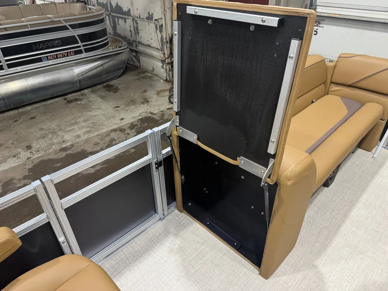 Slide: The Image of Tahoe Sport 2180 Quad Lounge & Honda 4-Stroke EFI 2027 - 23