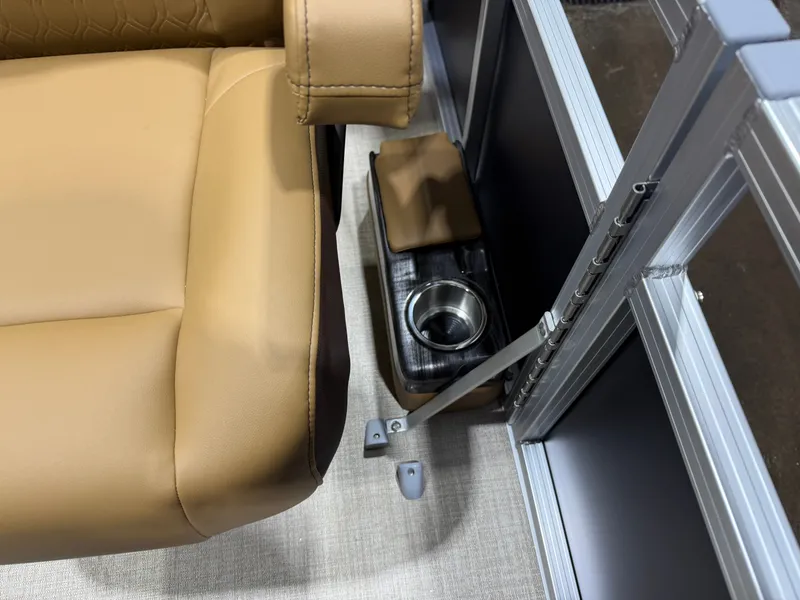 Slide: The Image of Tahoe Sport 2180 Quad Lounge & Honda 4-Stroke EFI 2027 - 22