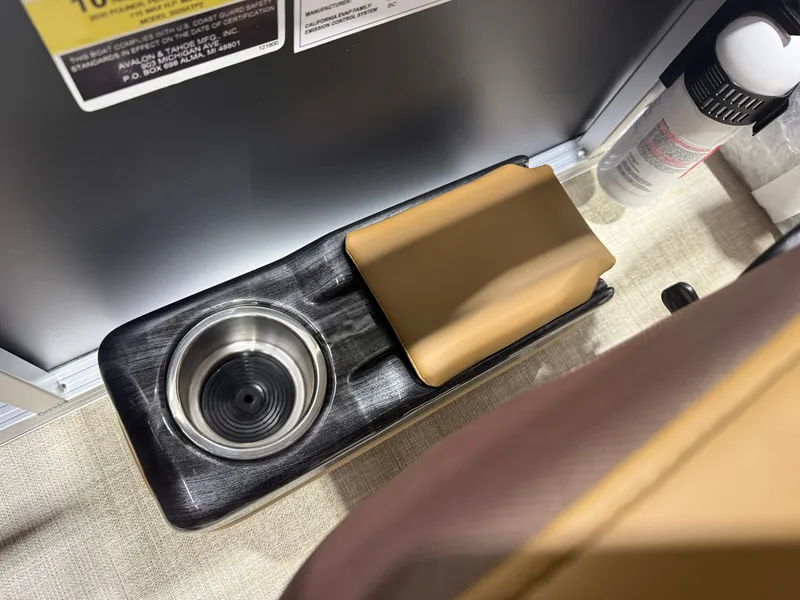 Slide: The Image of Tahoe Sport 2180 Quad Lounge & Honda 4-Stroke EFI 2027 - 17