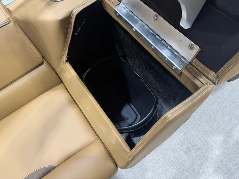 Slide: The Image of Tahoe Sport 2180 Quad Lounge & Honda 4-Stroke EFI 2027 - 31