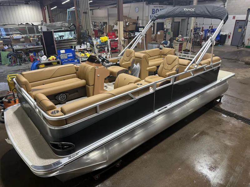 The Image of Tahoe Sport 2180 Quad Lounge & Honda 4-Stroke EFI 2027 - 1