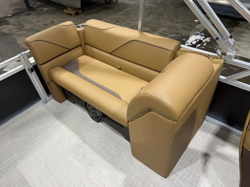 Slide: The Image of Tahoe Sport 2180 Quad Lounge & Honda 4-Stroke EFI 2027 - 18