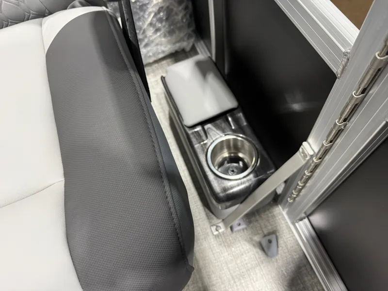 Slide: The Image of Tahoe Sport 2180 Quad Lounge & Honda 4-Stroke EFI 2027 - 24