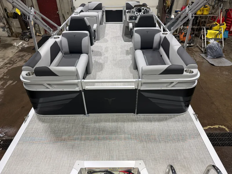 Slide: The Image of Tahoe Sport 2180 Quad Lounge & Honda 4-Stroke EFI 2027 - 6