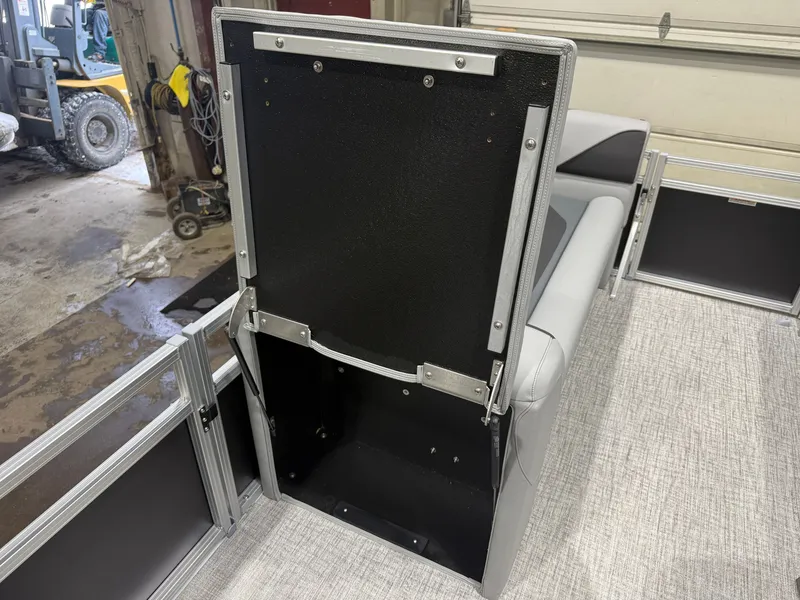 Slide: The Image of Tahoe Sport 2180 Quad Lounge & Honda 4-Stroke EFI 2027 - 23