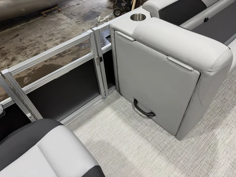 Slide: The Image of Tahoe Sport 2180 Quad Lounge & Honda 4-Stroke EFI 2027 - 22