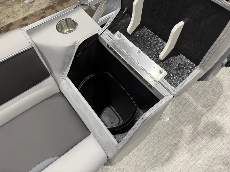 Slide: The Image of Tahoe Sport 2180 Quad Lounge & Honda 4-Stroke EFI 2027 - 21