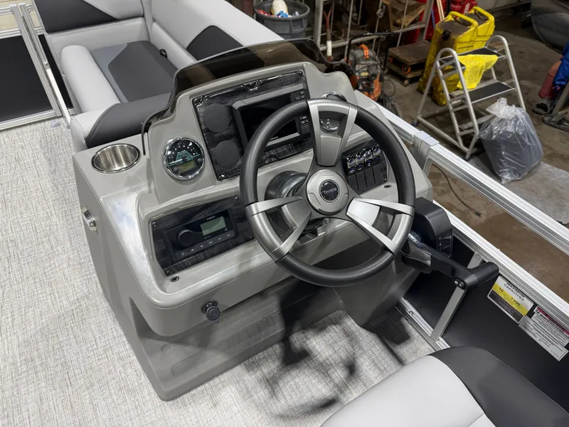 Slide: The Image of Tahoe Sport 2180 Quad Lounge & Honda 4-Stroke EFI 2027 - 12
