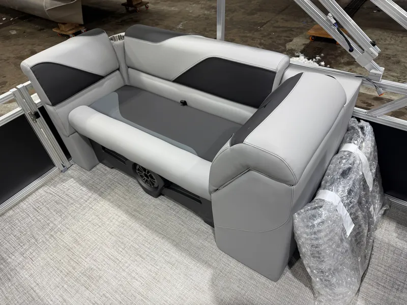 Slide: The Image of Tahoe Sport 2180 Quad Lounge & Honda 4-Stroke EFI 2027 - 17
