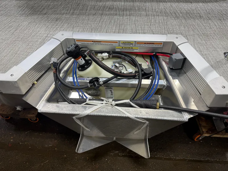 Slide: The Image of Tahoe Sport 2180 Quad Lounge & Honda 4-Stroke EFI 2027 - 38