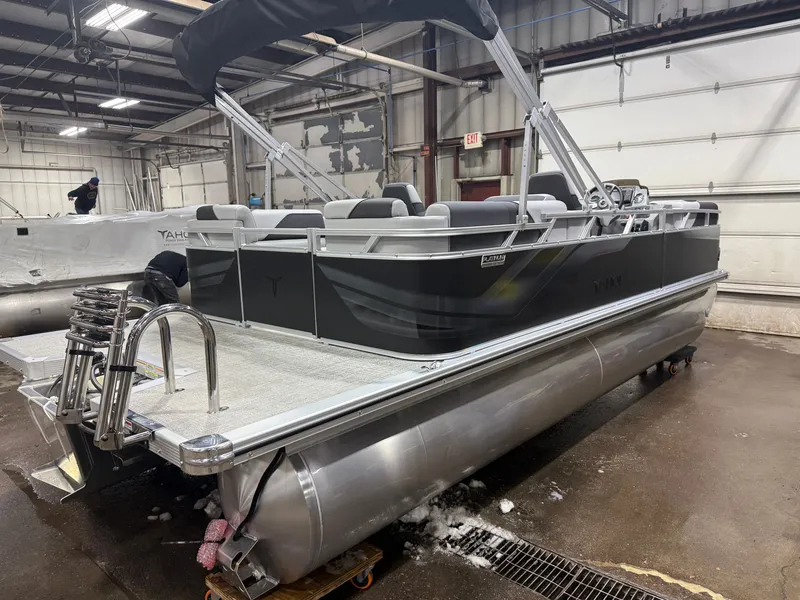 Slide: The Image of Tahoe Sport 2180 Quad Lounge & Honda 4-Stroke EFI 2027 - 40