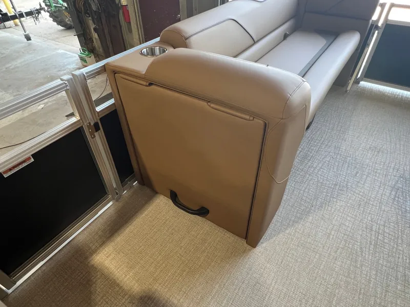 Slide: The Image of Tahoe Sport 2180 Cruise & Honda 4-Stroke EFI 2027 - 18