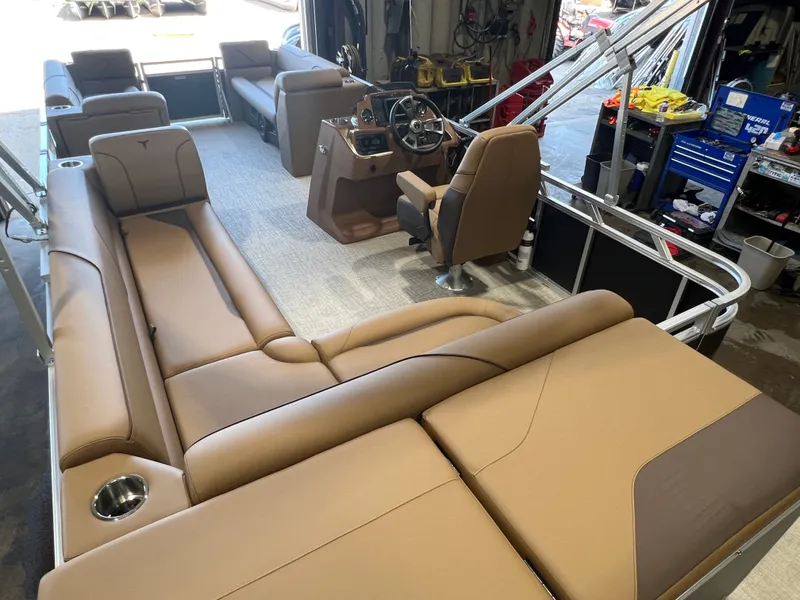 Slide: The Image of Tahoe Sport 2180 Cruise & Honda 4-Stroke EFI 2027 - 27
