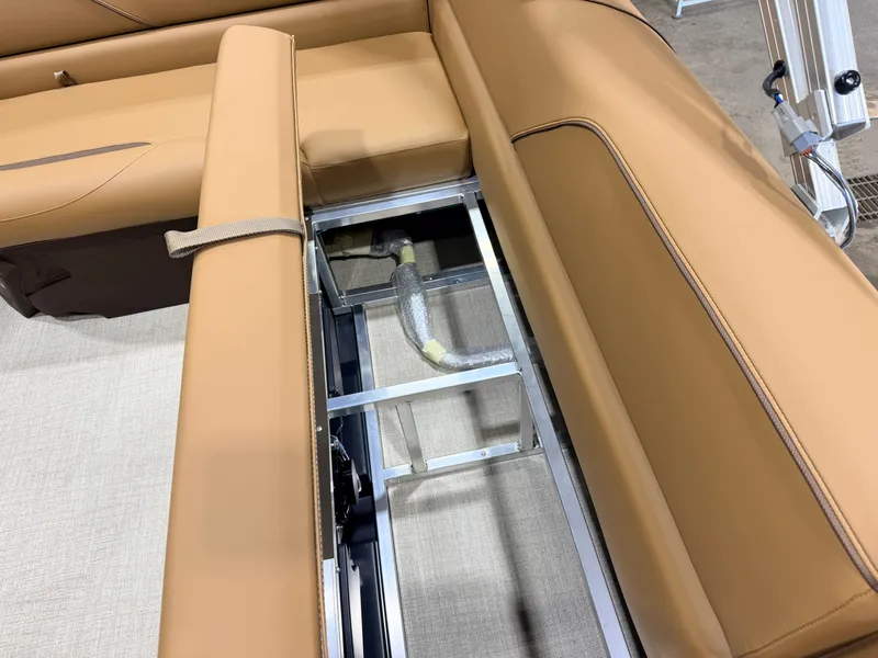 Slide: The Image of Tahoe Sport 2180 Cruise & Honda 4-Stroke EFI 2027 - 25