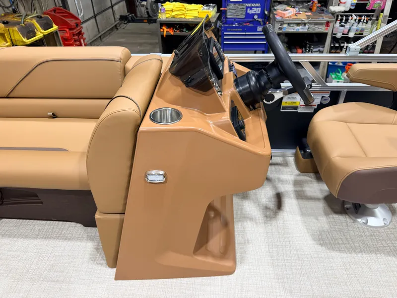 Slide: The Image of Tahoe Sport 2180 Cruise & Honda 4-Stroke EFI 2027 - 27