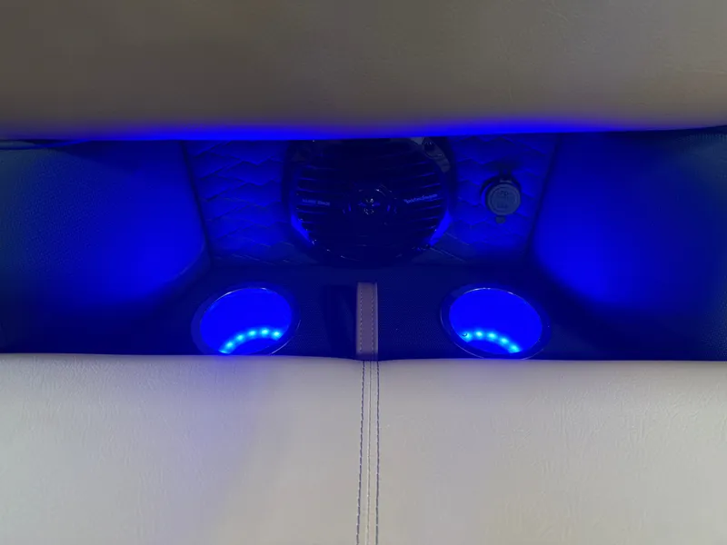 Slide: The Image of Bentley Pontoons Elite 223 Admiral Quad Lounge Tritoon 2027 - 23