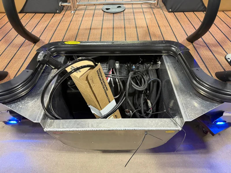 Slide: The Image of Bentley Pontoons Elite 223 Admiral Quad Lounge Tritoon 2027 - 53