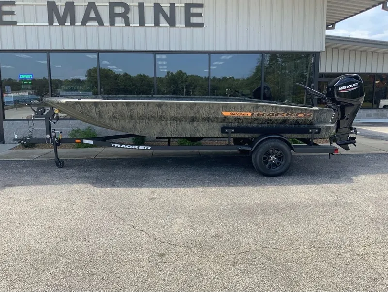 The Image of Tracker Grizzly 1756 T Marsh 2027 - 1