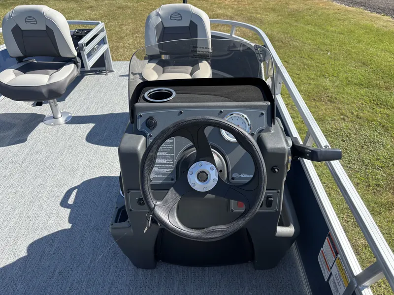 Slide: The Image of Sun Tracker Bass Buggy 16 XL Select 2026 - 16