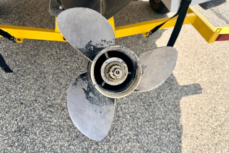 Slide: The Image of Propeller of 2008 Starcraft Aurora Star Step 190 IO boat on trailer. - 23