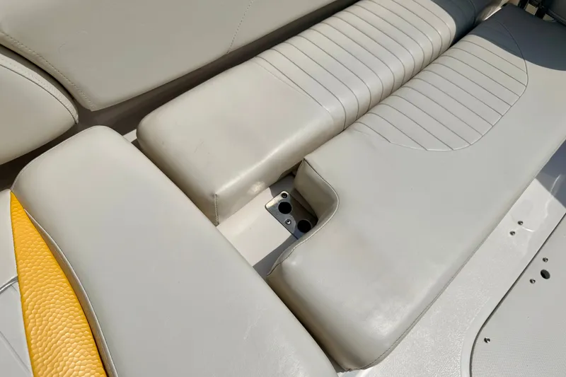 Slide: The Image of 2008 Starcraft Aurora Star Step 190 IO boat interior seating, featuring light gray upholstery. - 39