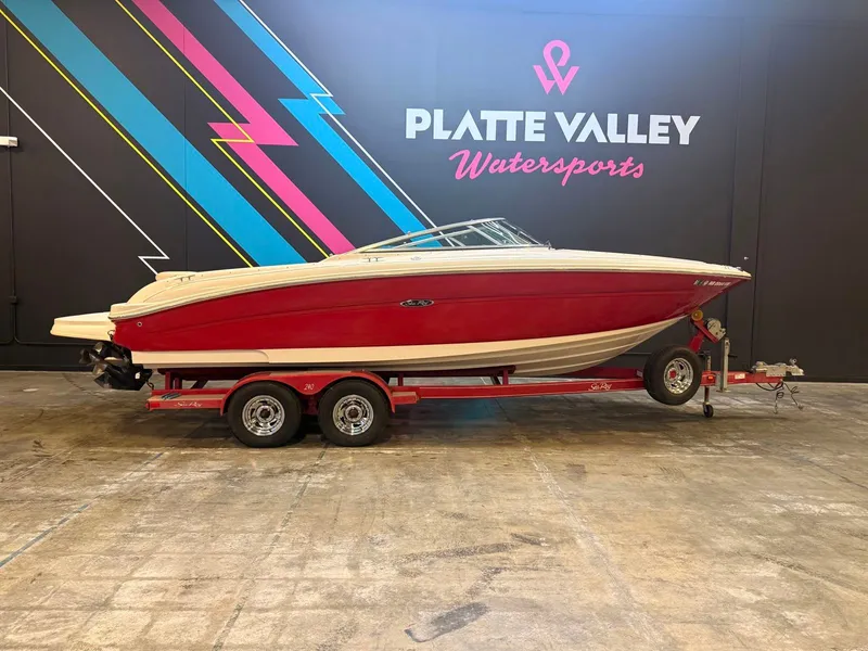 The Image of Sea Ray 240 Bow Rider 2004 - 1