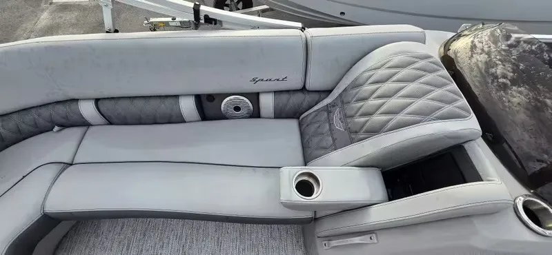 Slide: The Image of Bennington 23 R Swingback 2021 - 15