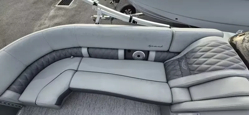 Slide: The Image of Bennington 23 R Swingback 2021 - 14