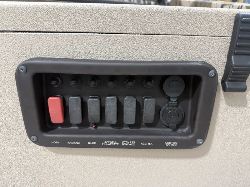 Slide: The Image of Avid 16 Commander 2025 - 14