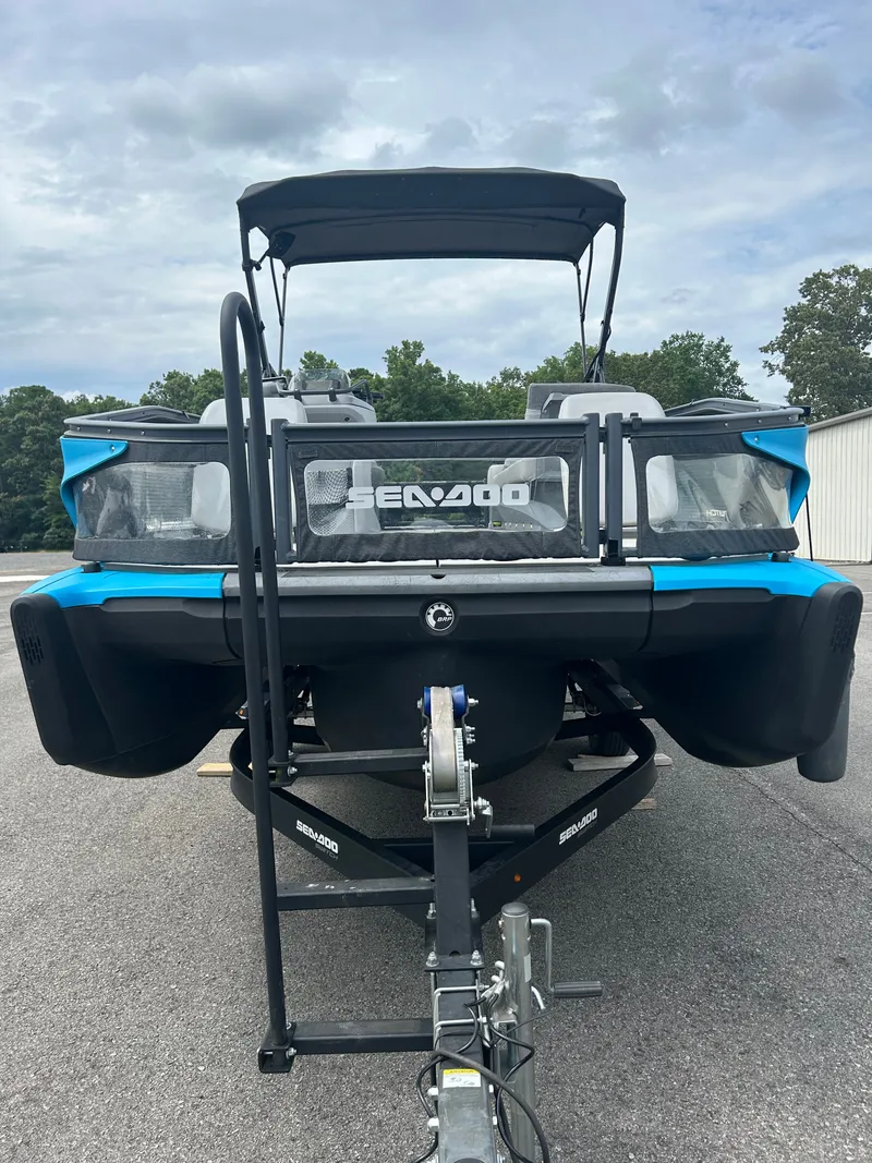 Slide: The Image of Sea-Doo Switch Sport 18 2022 - 4