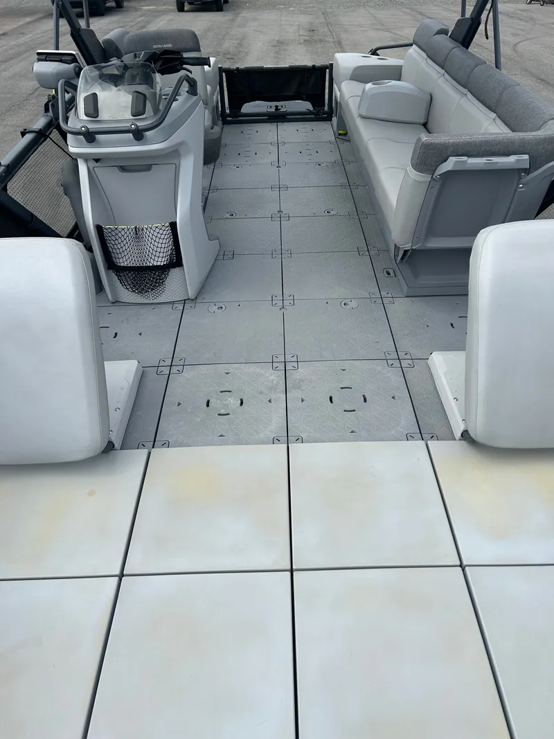 Slide: The Image of Sea-Doo Switch Sport 18 2022 - 5