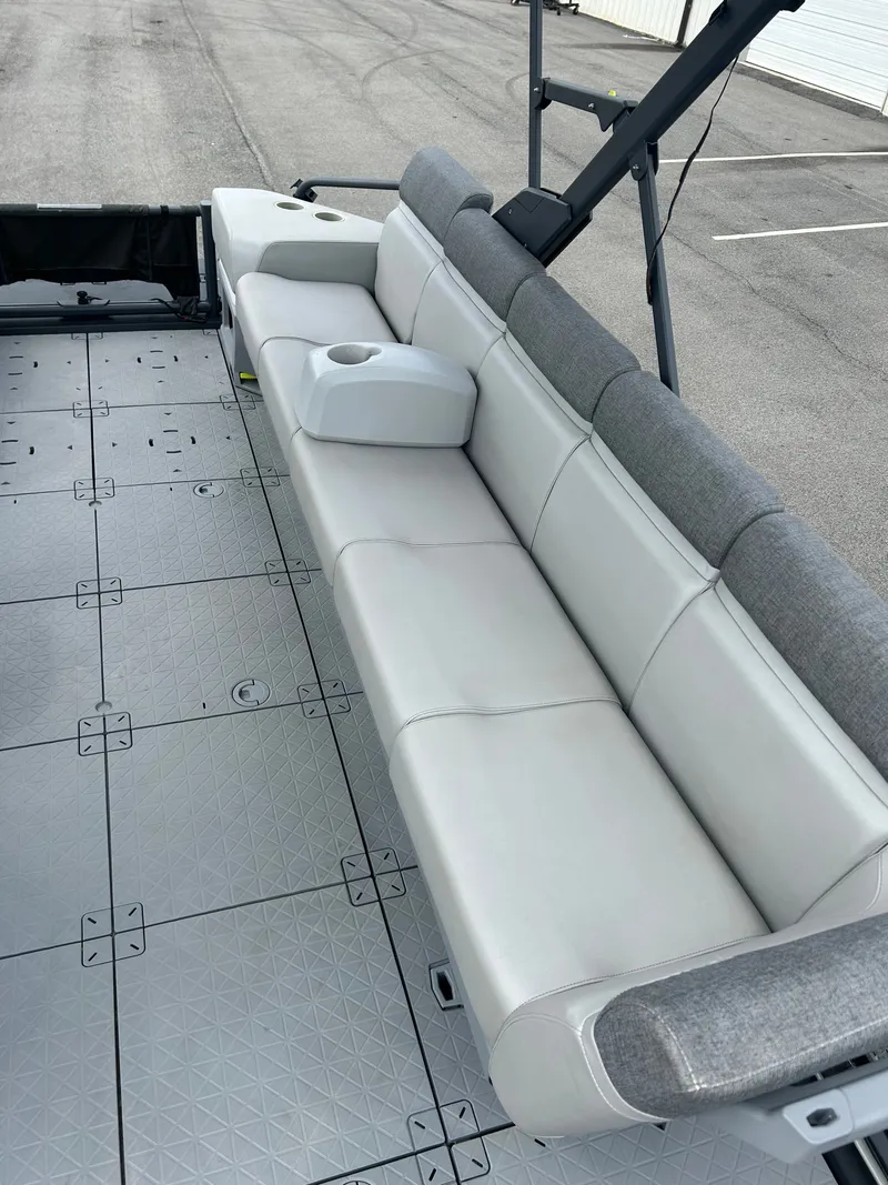 Slide: The Image of Sea-Doo Switch Sport 18 2022 - 8