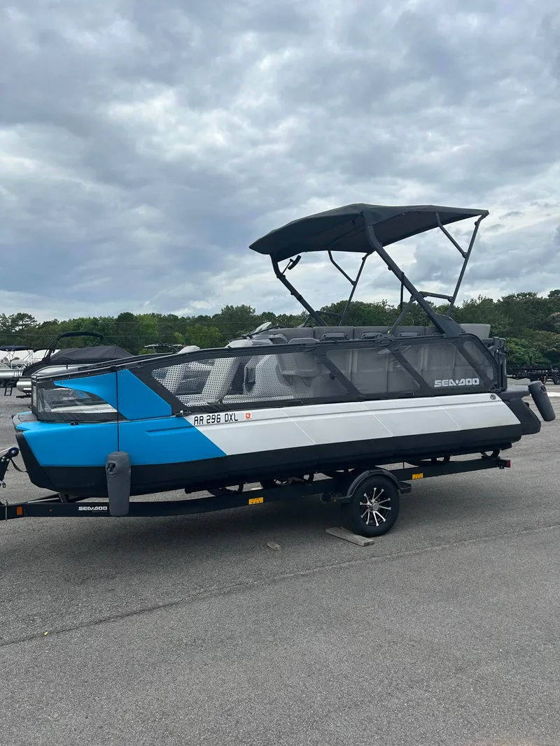 Slide: The Image of Sea-Doo Switch Sport 18 2022 - 3