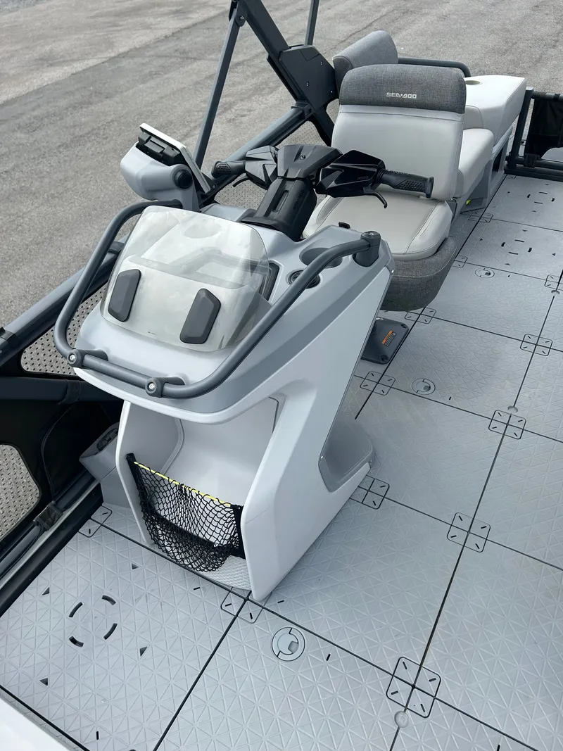 Slide: The Image of Sea-Doo Switch Sport 18 2022 - 9