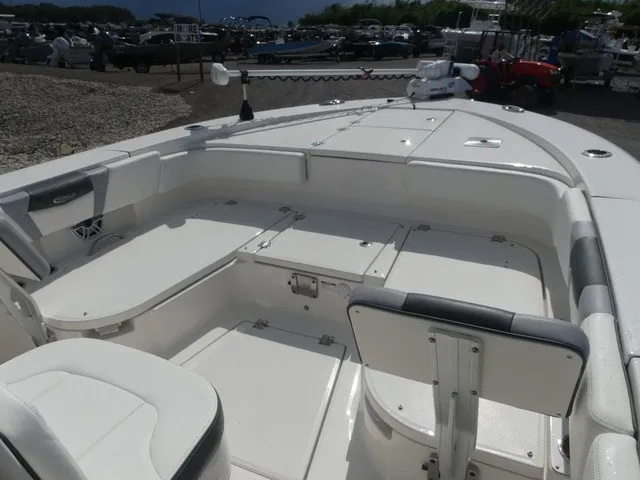 Slide: The Image of Robalo 266 Cayman 2023 - 16