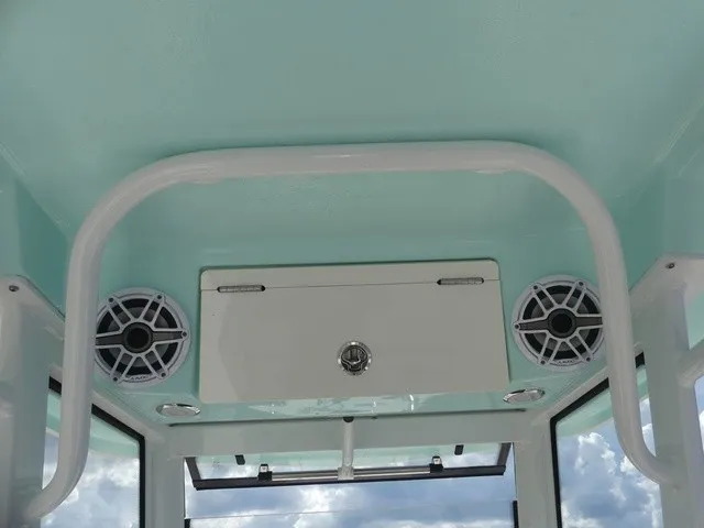 Slide: The Image of Robalo 266 Cayman 2023 - 14