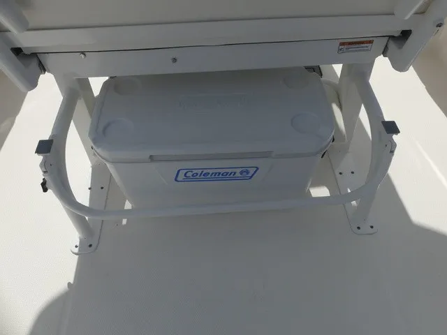 Slide: The Image of Robalo 266 Cayman 2023 - 21