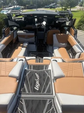 Slide: The Image of Tigé 23ZX 2024 - 2