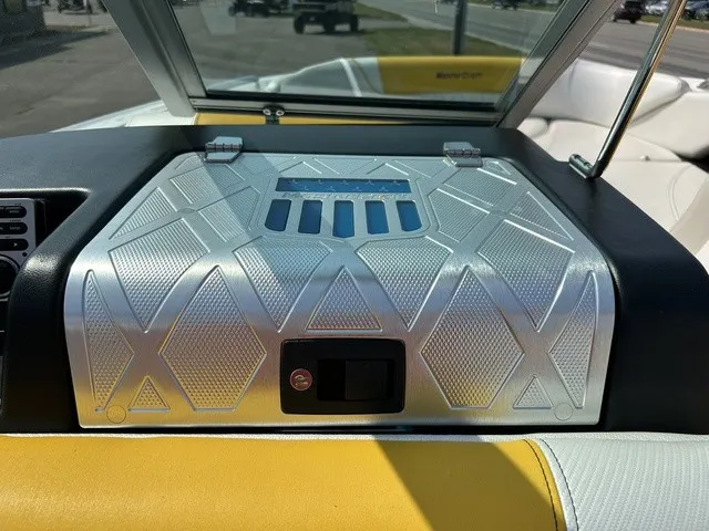 Slide: The Image of MasterCraft X-45 2012 - 24