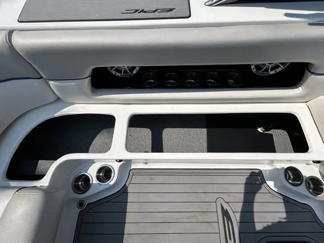 Slide: The Image of Epic 21V 2012 - 11