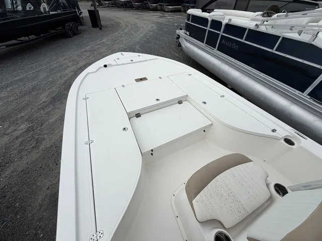Slide: The Image of Sea Born FX 22 - Yamaha 200 2015 - 7