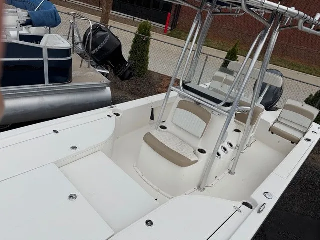 Slide: The Image of Sea Born FX 22 - Yamaha 200 2015 - 9